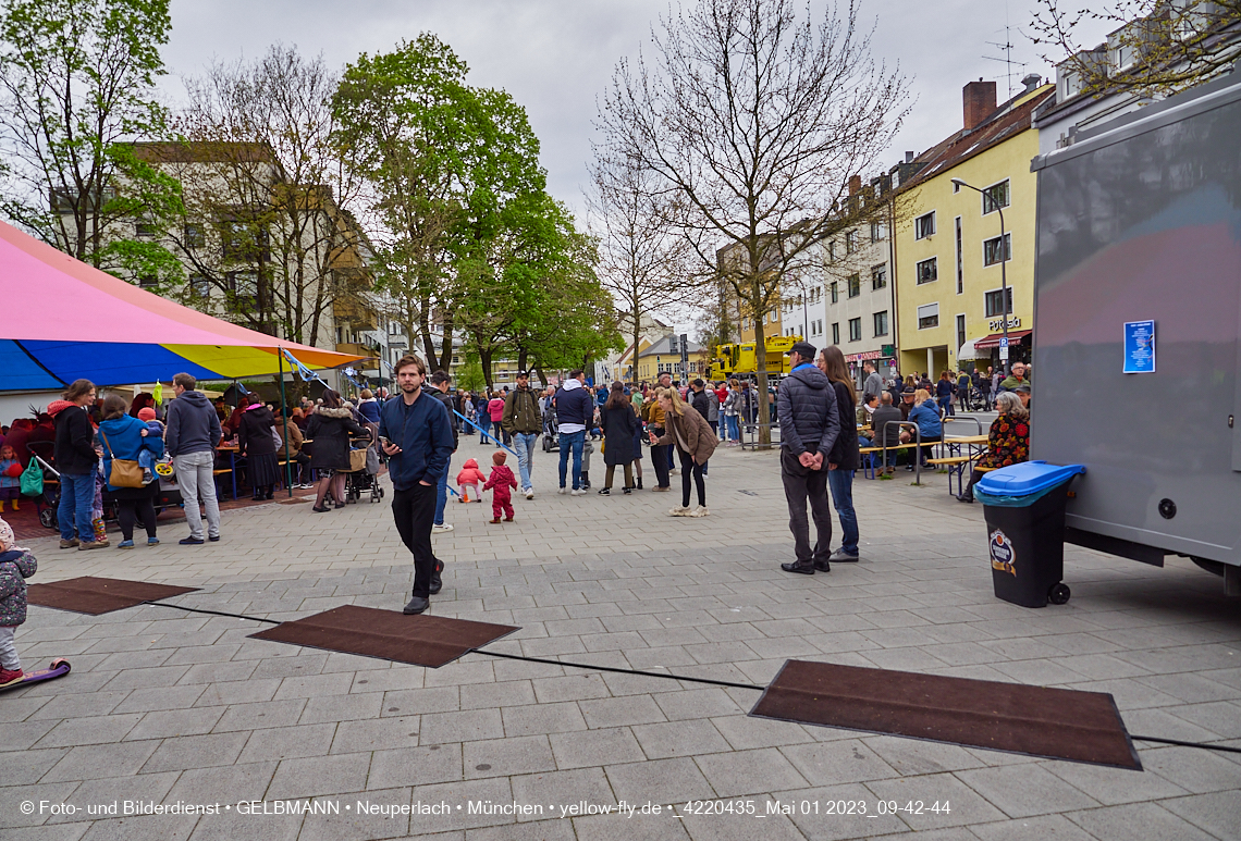 01.05.2023 - Maibaumaufstellung in Berg am Laim